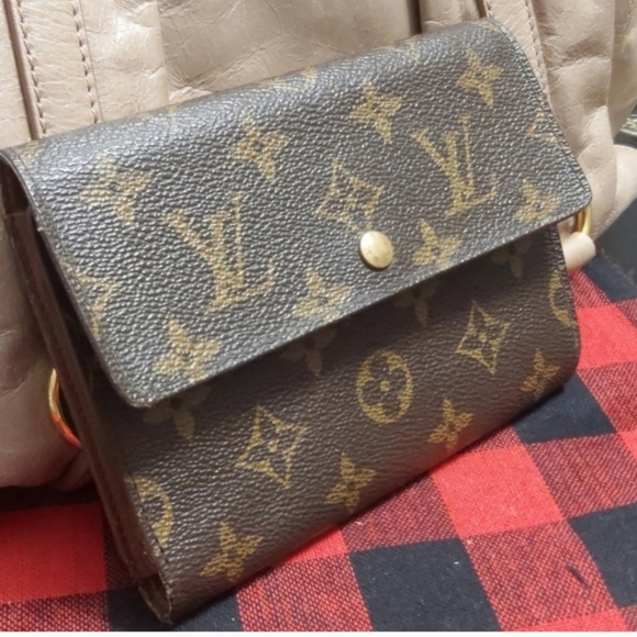 Louis Vuitton Monogram Tresor Wallet - Picture 14 of 14